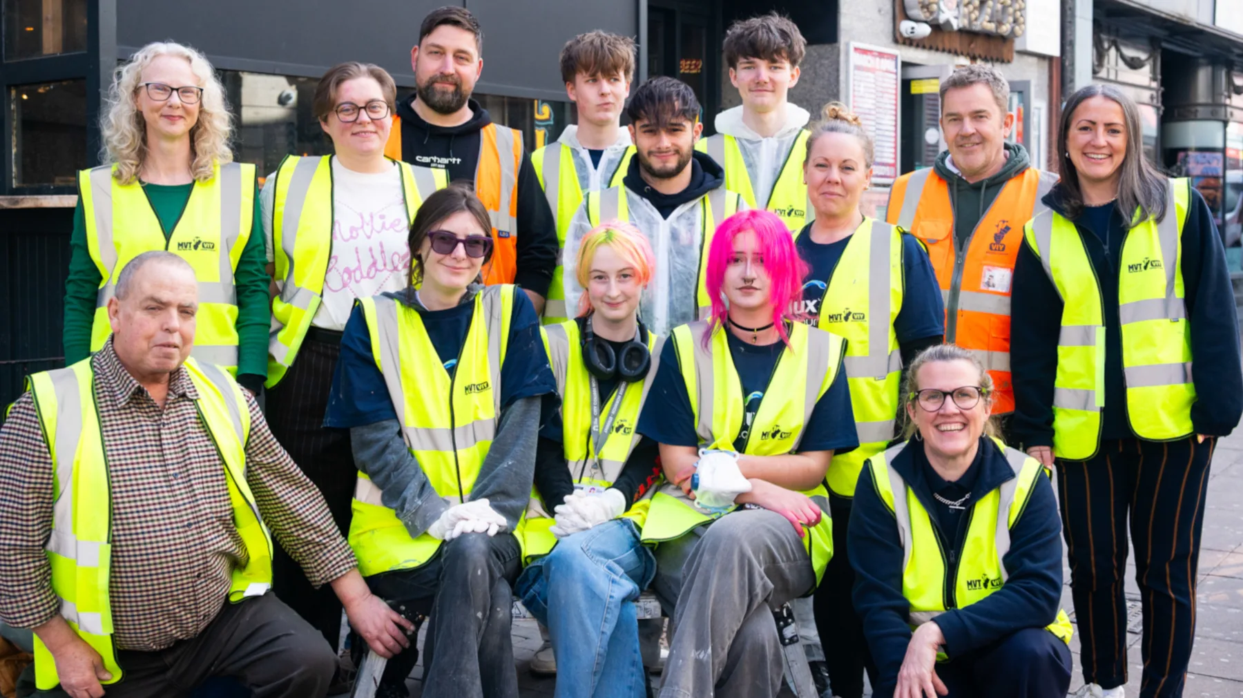 Il team coinvolto nei lavori per creare alloggi per artisti a Voodoo Daddy's, Norwich