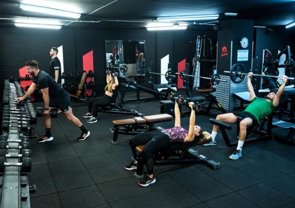 Una palestra della catena spagnola Synergym, dove l'età media degli iscritti è scesa a 30 anni