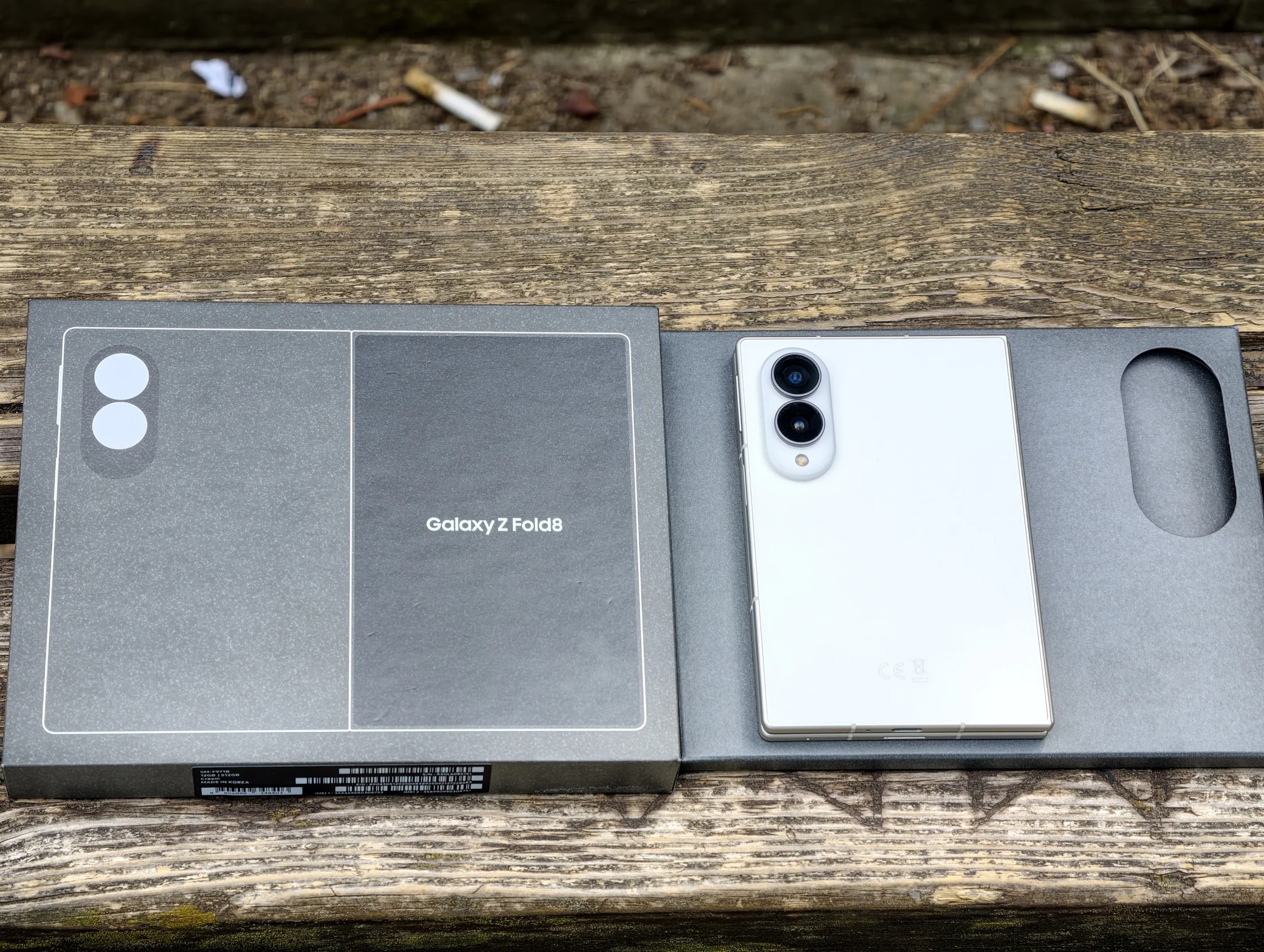 Samsung Galaxy Z Fold 8 aperto con display interno da 7,6 pollici