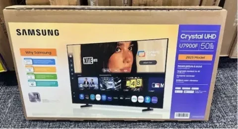 Confezione di TV Samsung citata nella causa con immagine promozionale sullo schermo