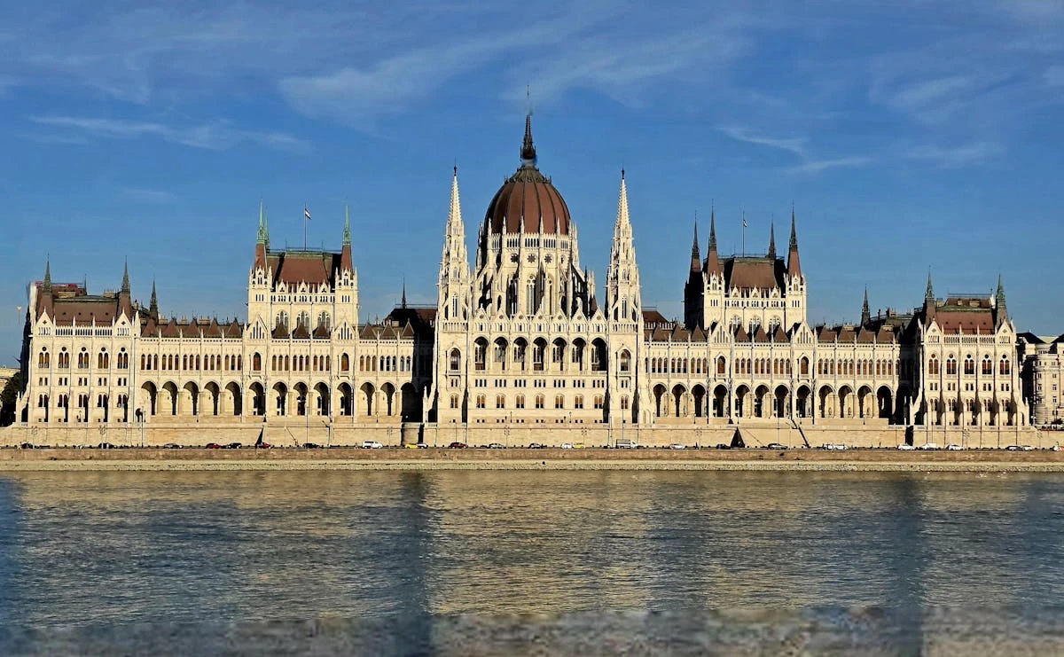 Il Parlamento ungherese a Budapest, sede della nuova era politica