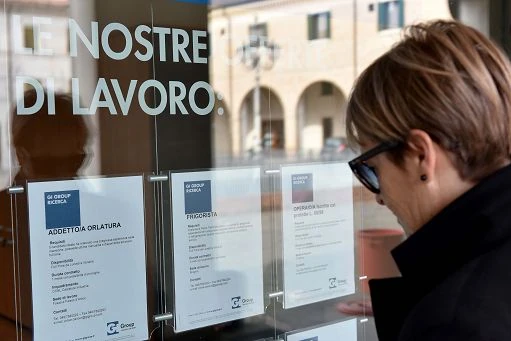 Ufficio di collocamento, tema occupazione e disoccupazione