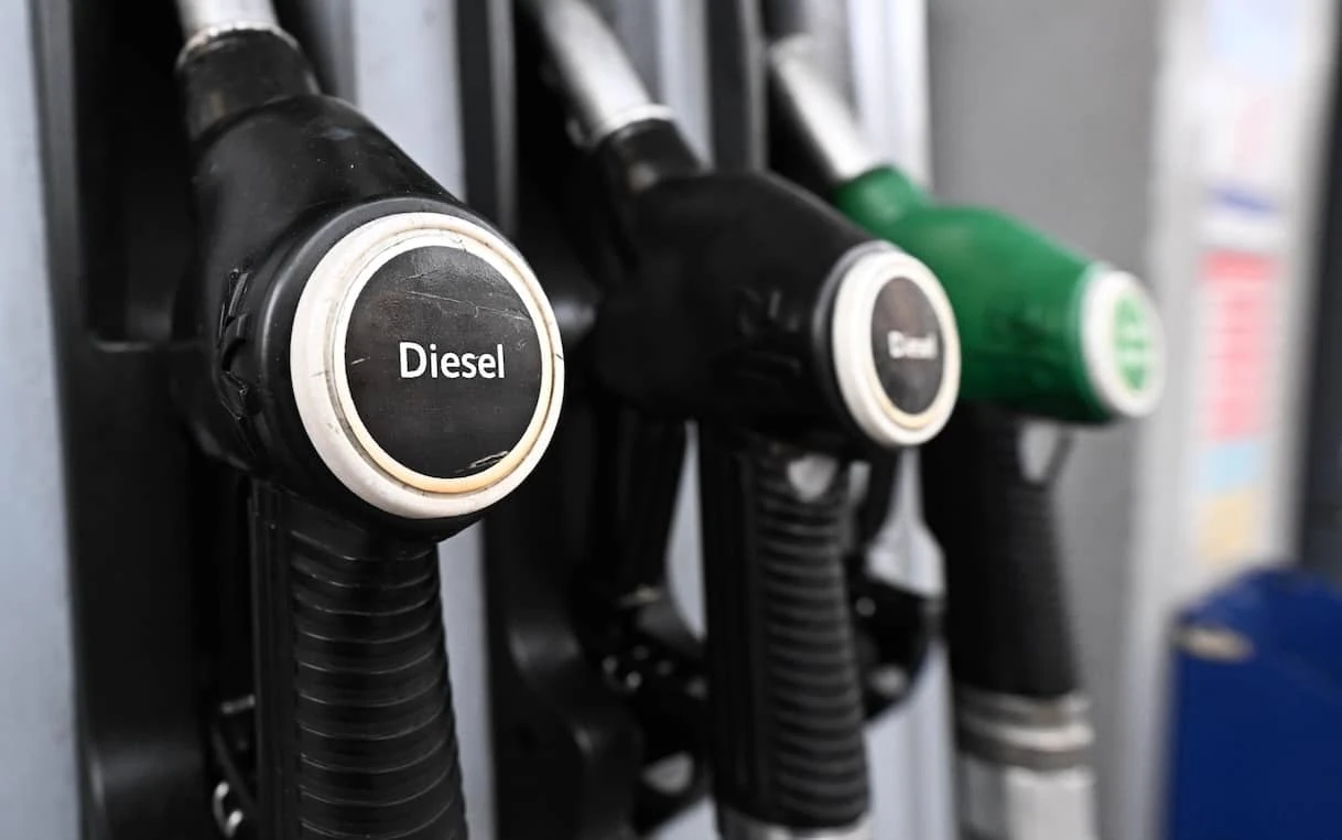Distributore di carburante e taglio delle accise
