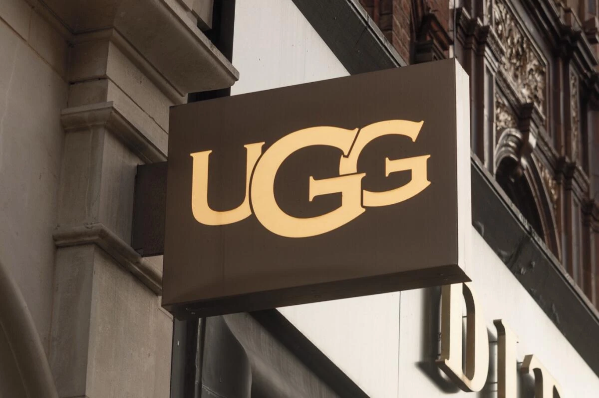 Insegna del negozio UGG