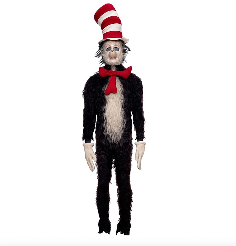 Il costume originale del Gatto col Cappello del film del 2003, esposto per un'asta